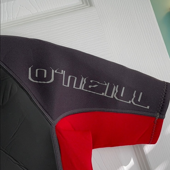 O’Neil wetsuit! - Picture 3 of 4